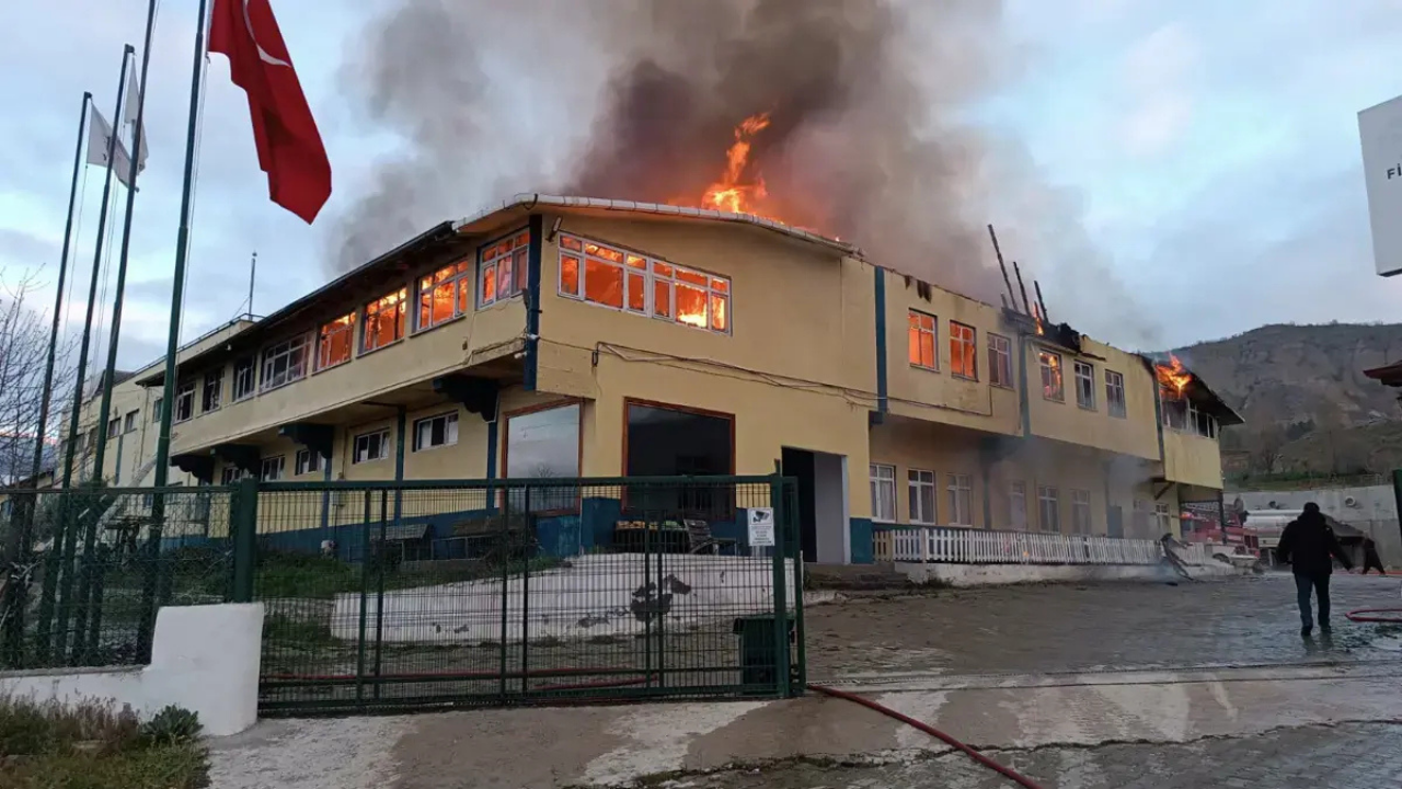 Kastamonu'da korkutan fabrika yangını