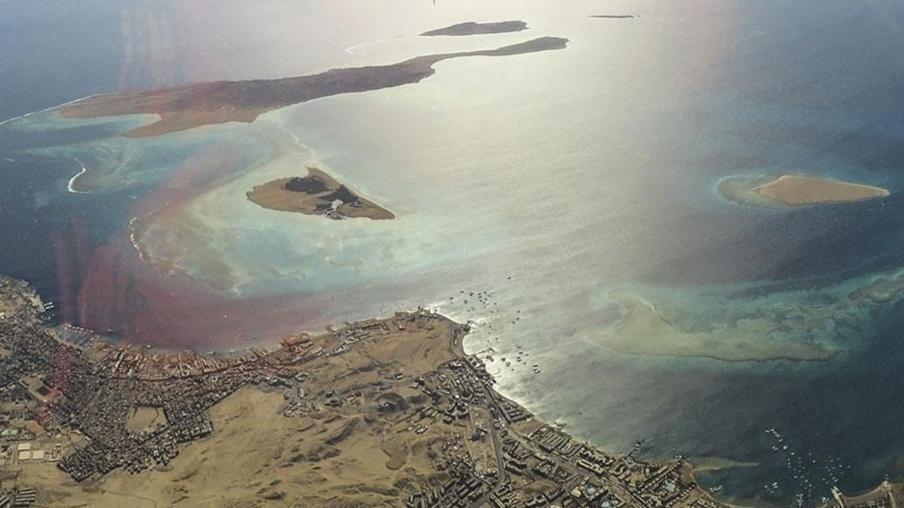 Hürmüz’de kriz yeniden alevlendi: Ateşkes sürerken İran’dan kritik hamle