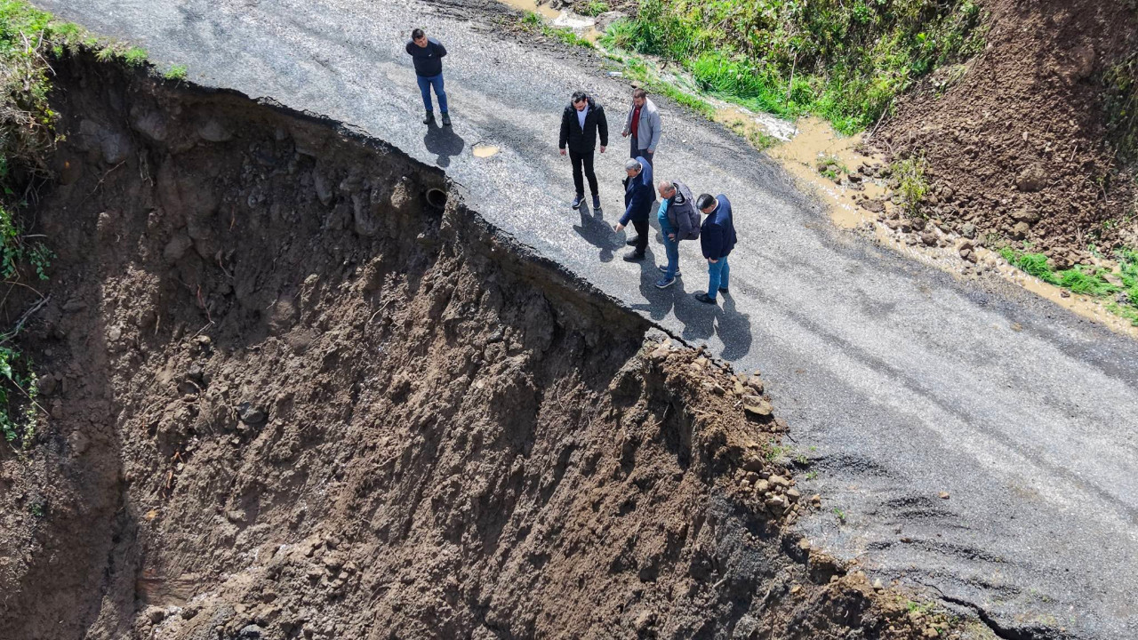 Ordu'da heyelan! Yollar çöktü
