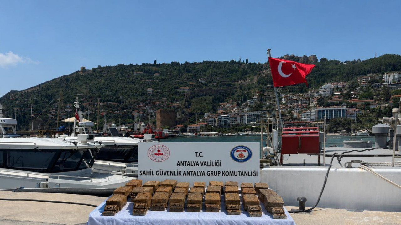 Kıyıya vuran paketten 40 kilo uyuşturucu çıktı