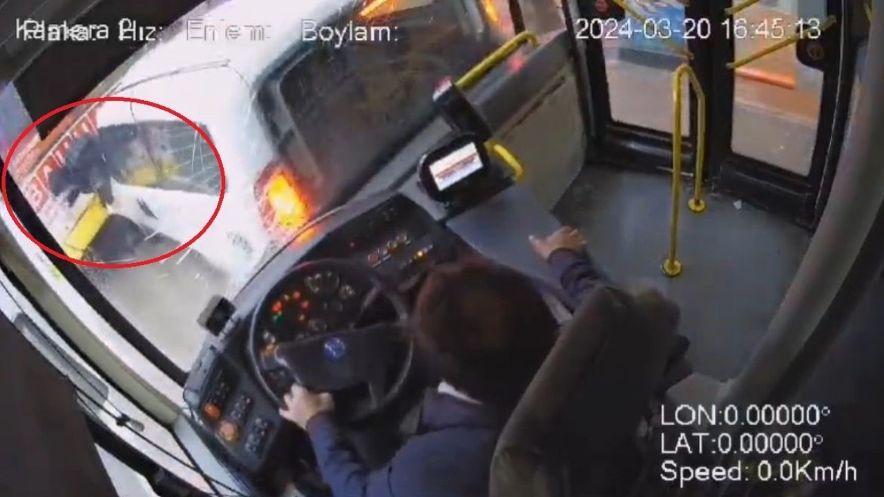 Otobüs şoförü uykuya daldı! Lise öğrencisi iki aracın arasında böyle sıkıştı