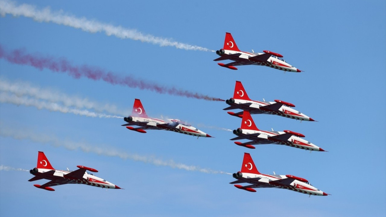 Samsun'da coşkulu kutlama: Türk Yıldızları ve SOLOTÜRK'ten nefes kesen gösteri