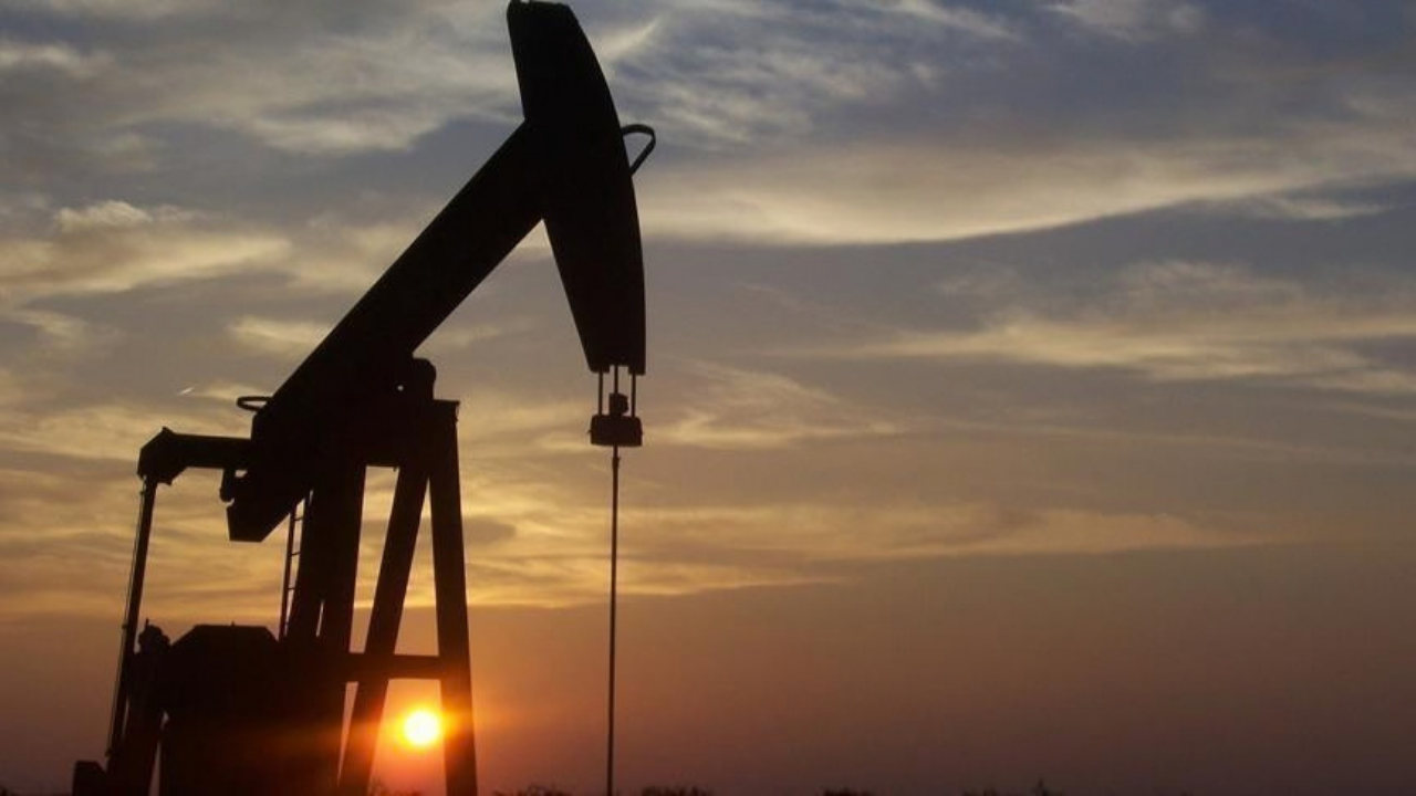 Hürmüz kapalı, petrol dengede! İşte petrolün yükselmemesinin 4 nedeni