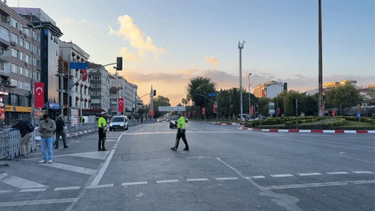 Zafer Bayramı kutlamaları nedeniyle bu yollar kapa…