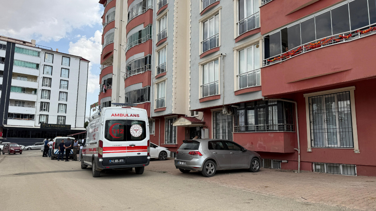 Eski eşini vurarak öldürdü, aynı silahla hayatına son verdi
