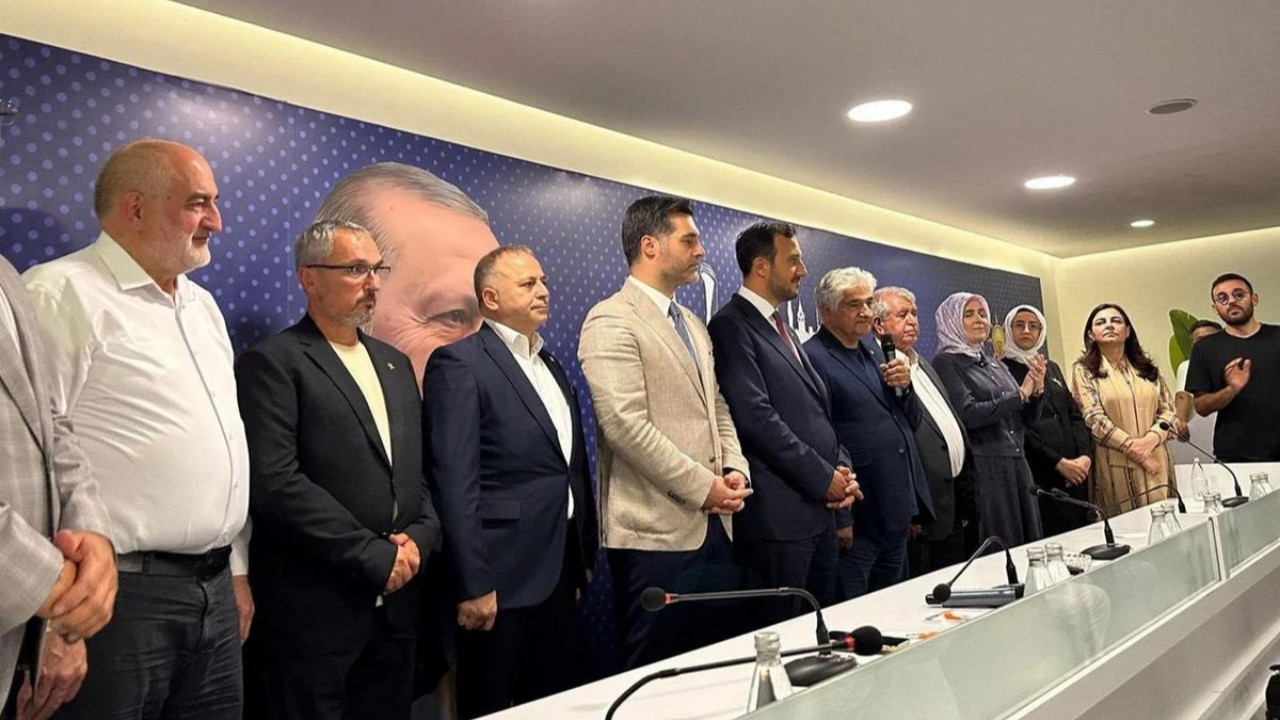 Üsküdar Belediye Meclisi'nde dengeler değişti: 4 CHP’li AK Parti’ye geçti