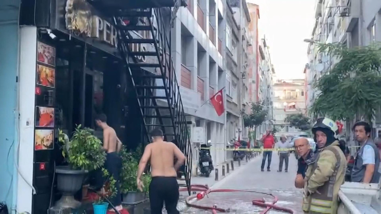 Bakırköy’de otel yangını paniği! Alevler üst katlara sıçradı, 12 kişi yaralandı