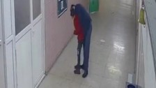 Müdür yardımcısı, boğulan öğrencisini heimlich manevrası ile kurtardı