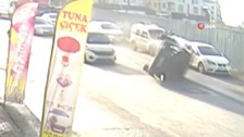 Ümraniye’de solladığı araçla çarpışan cipin takla attığı kaza kamerada