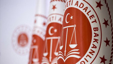 Adalet Bakanlığından "kadın tutuklunun odasında habersiz arama" iddiasına yalanlama