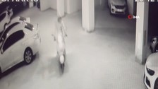 Apartman garajına girip 35 bin lira değerindeki motosikleti böyle çaldılar