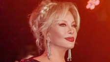 Emel Sayın'dan kötü haber! Sosyal medyadan sevenleriyle paylaştı