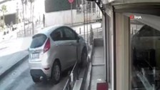 Sultanbeyli’de kontrolden çıkan aracın dükkana çarptığı anlar kamerada