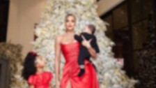 Kardashian, oğlu ve kızıyla Noel pozunu paylaştı