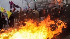 Fransa'daki PKK yandaşlarının vandallığına Fransız gazetelerinden tepki! Saldırının Türkiye ile ilgisi yok