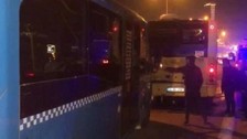 Maltepe'de minibüs otobüse çarptı: Yaralılar var