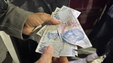 ATM'den para çekenler gözlerine inanamadı, devreye kaymakam girdi
