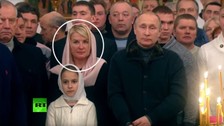 Sosyal medyada gündem oldu! Putin'in yanındaki kadın kim?