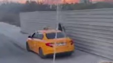 Esenyurt'ta taksici, kaldırımdaki scooterlı kadına çarptı
