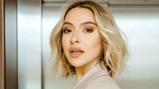 Ünlü şarkıcı Hadise, Reza Zarrab ile gizli aşk yaşadığına dair Seren Serengil'in iddialarıyla gündemde!  Şarkıcı, konuyla alakalı suç duyurusunda bulundu