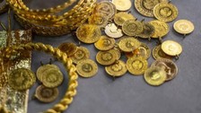 Altın yatırımcıları dikkat! Altın haftaya yeni rekorla başladı! Altın almalı mı, satmalı mı? Gram altın, çeyrek altın ne kadar?