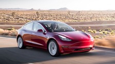 Sanayi ve Teknoloji Bakanı Mustafa Varank Slikon vadisinden döndü! İlk müjdesi elektrikli otomobil üreticisi Tesla'nın Türkiye pazarına girmek istediği oldu