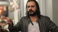 “Behzat Ç: Seni Kalbime Gömdüm” sinema filminin senaristi cezaevi tahliyesinin ardından ilk kez görüntülendi