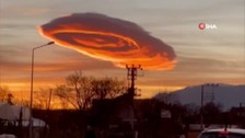 Bursa semalarında UFO görünümlü bulut