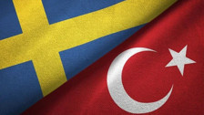 Danimarkalı aşırı sağcı politikacı Rasmus Paludan'ın Kur'an-ı Kerim yakmasına siyasilerden tepkiler