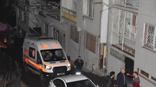 Evde oturduğu sırada dışarıdan gelen kurşunun hedefi olan ve ağır yaralanan Suriye vatandaşı genç hayatını kaybetti