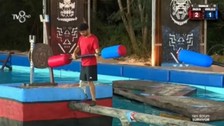 Survivor ünlüler yarışmacısı Barış Telli, kazandığı yarışmayı protez bacağını çıkararak kutladı