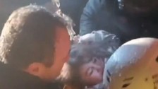 Son dakika deprem haberleri... Kahramanmaraş'ta Kumsal mucizesi: 17 saat sonra kurtarıldı: Çok susadım VİDEO