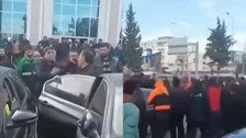 Adıyaman'da depremzedeler Vali Mahmut Çuhadar'a tepki gösterdi | VİDEO