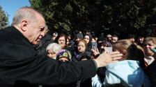 Cumhurbaşkanı Erdoğan, Kilis Prof. Dr. Alaeddin Yavaşça Devlet Hastanesi’nde yaralı depremzedeleri ziyaretinin ardından açıklamalarda bulundu