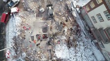 Deprem bölgesinde ihtiyaç listesi değişti: Kur bakliyat yerini konserveye kıyafet ise battaniyeye bıraktı