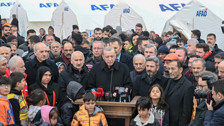 Ulaştırma ve Altyapı Bakanı Adil Karaismailoğlu'nun çocuğun başını açması tepki çekmişti! Fotoğrafla yanıt verdi