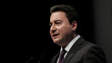 DEVA Partisi Genel Başkanı Ali Babacan'dan korumalarının "Devlet yok deyin" diyerek depremzedeleri tekmelediği iddialarına cevap