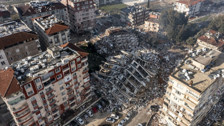 Son dakika: İş Bankası, deprem bölgesinde hayatını kaybeden müşterilerinin bireysel kredi borçlarını silecek