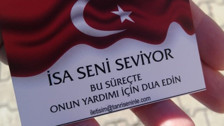 Deprem bölgesinde Misyonerlik faaliyeti iddiaları! Yardım poşetlerinden "İsa seni seviyor" kartları çıktı | VİDEO