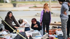 Kahramanmaraş depreminin ardından geriye eşyalar kaldı: Enkazdan çıkartılanlara bakanlar gözyaşlarını tutamadı