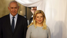 İsrail'de protesto sırasında Başbakan Binyamin Netanyahu'nun eşi Sara Netanyahu kuaförde mahsur kaldı