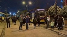 Cevizlibağ'da tramvayın raydan çıkması sonucu seferler durdu