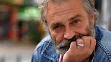 'Kundakçı' isimli tiyatro oyununda fenalaşan ve hastaneye kaldırılan Haluk Bilginer taburcu edildi!