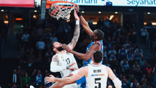 Nefes kesen maçta Anadolu Efes Real Madrid'i yendi