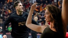 Özberk ile Zaniolo aşkı İtalyan basınına yansıdı
