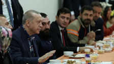 Cumhurbaşkanı Recep Tayyip Erdoğan depremzedelerle buluştu: İnşallah burada da verilen sözler yerine gelecektir