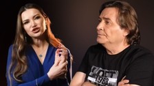 Armağan Çağlayan'ın sunduğu 'Gör Beni' programına konuk olan Uzman Klinik Psikolog Esra Ezmeci "Eczacı kızıyım enerjiye ve yağların gücüne çok inanıyorum"
