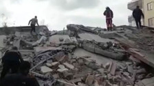 Son dakika! Malatya'da 4 katlı bir bina çöktü