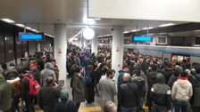 Yenikapı-Kirazlı Metro Hattı'nda yaşanan teknik arıza nedeniyle seferler aksadı