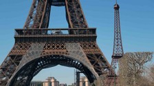 Paris'in ikinci Eyfel Kulesi, orijinalinin 200 metre ilerisine dikildi